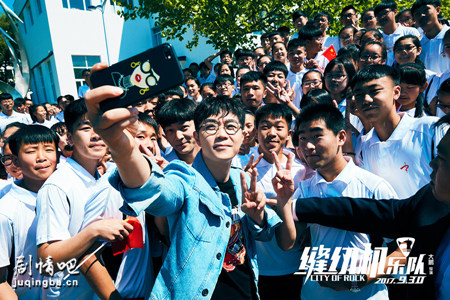 ��Ӱ���һ��ֶӾ������