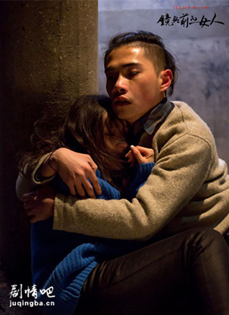 ��Ӱ��ͷǰ��Ů�˾������